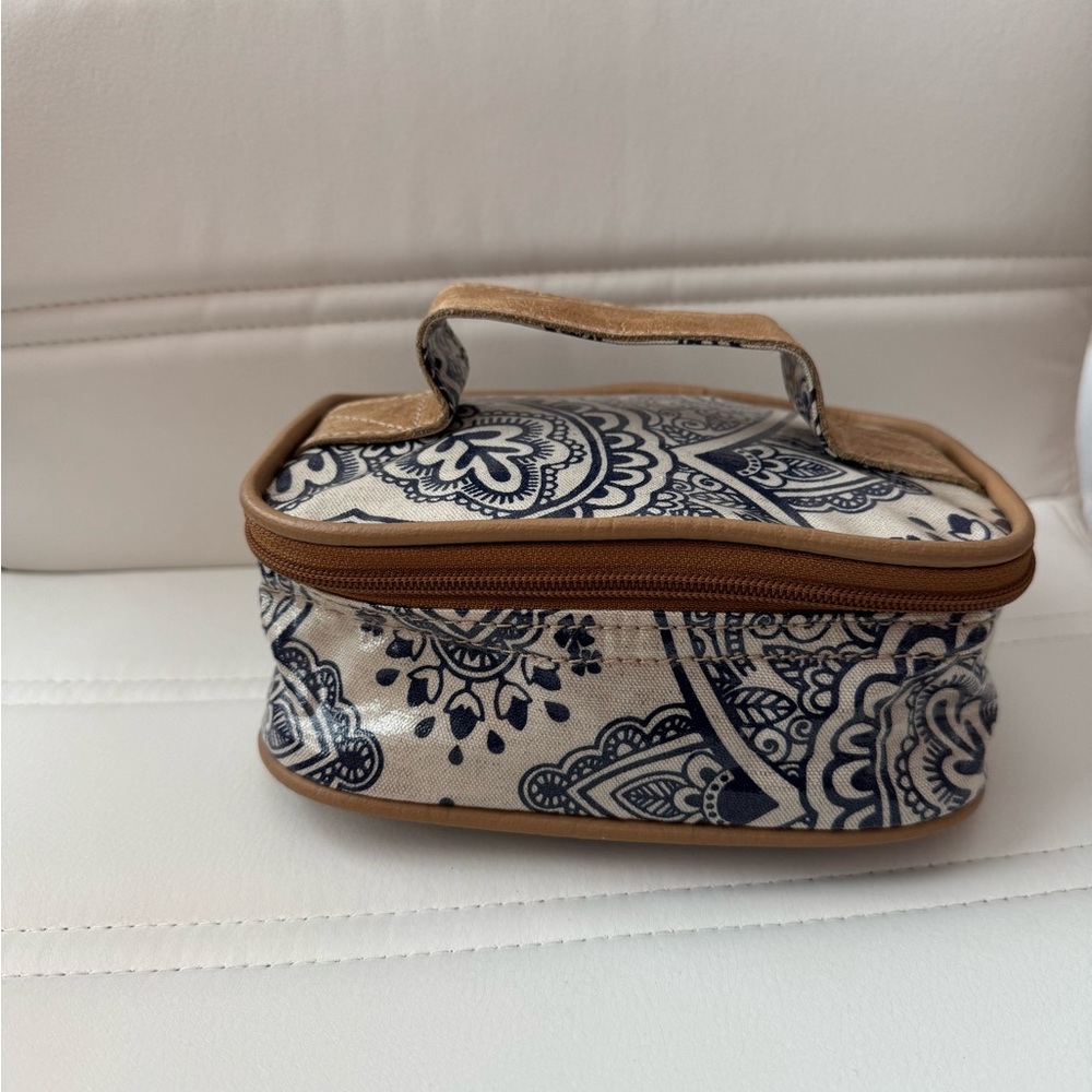 NWT~ Thandana is an Elegant Cosmetic Bag with Leather Handles & Trim